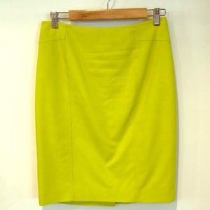 Anne taylor size 4 LIME pencil skirt